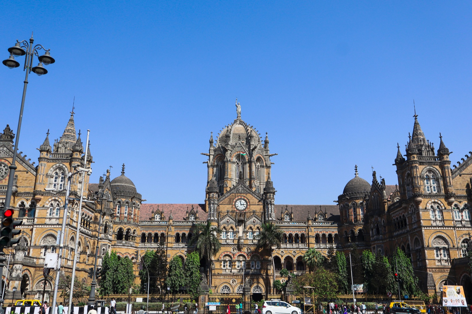 CSMT Station Mumbai — Slumdog Millionaire Bollywood filming location